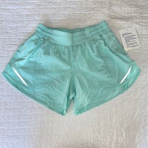 NWT Lululemon Hotty Hot Shorts 💙